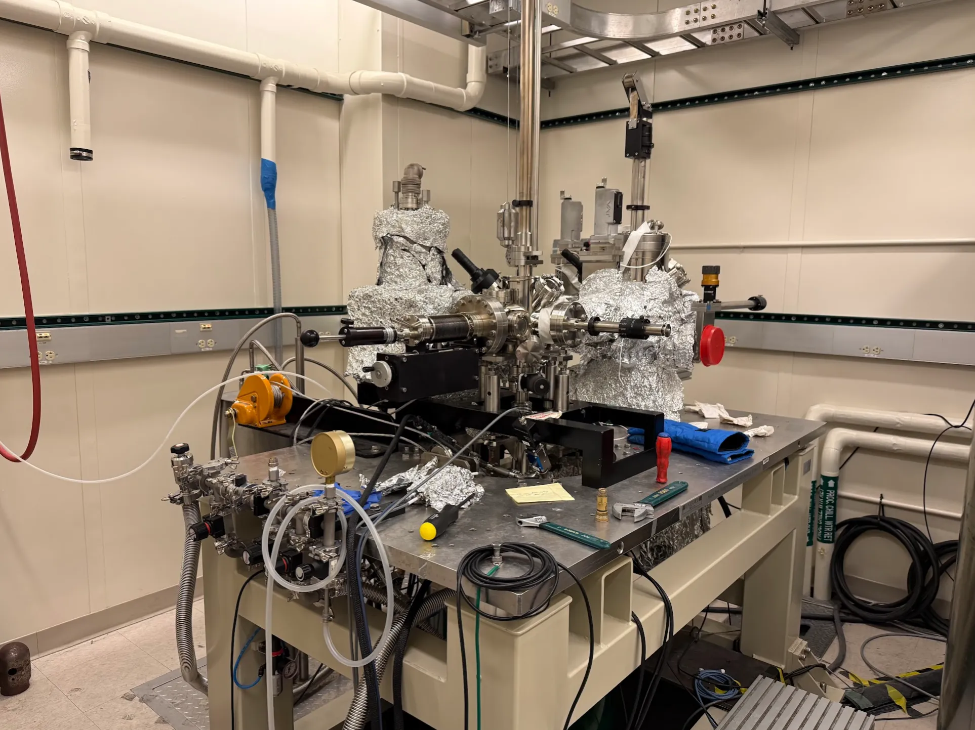 He-3 cryostat — system assembly